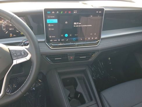 New 2026 Volkswagen Tiguan SE FWD image 24