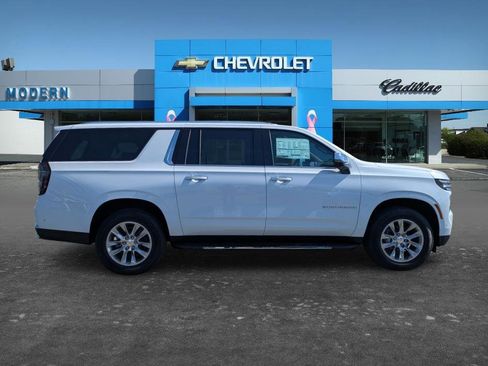 New 2026 Chevrolet Suburban Premier w/ Sun And Tow Package AWD/4WD image 4