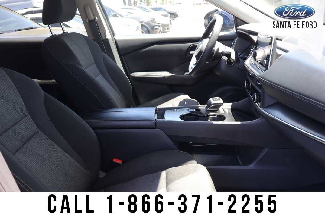 Used 2024 Nissan Rogue SV FWD image 24