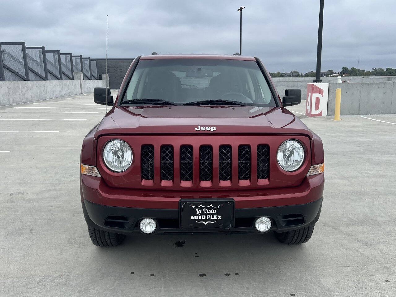 Used 2016 Jeep Patriot Latitude AWD/4WD image 3
