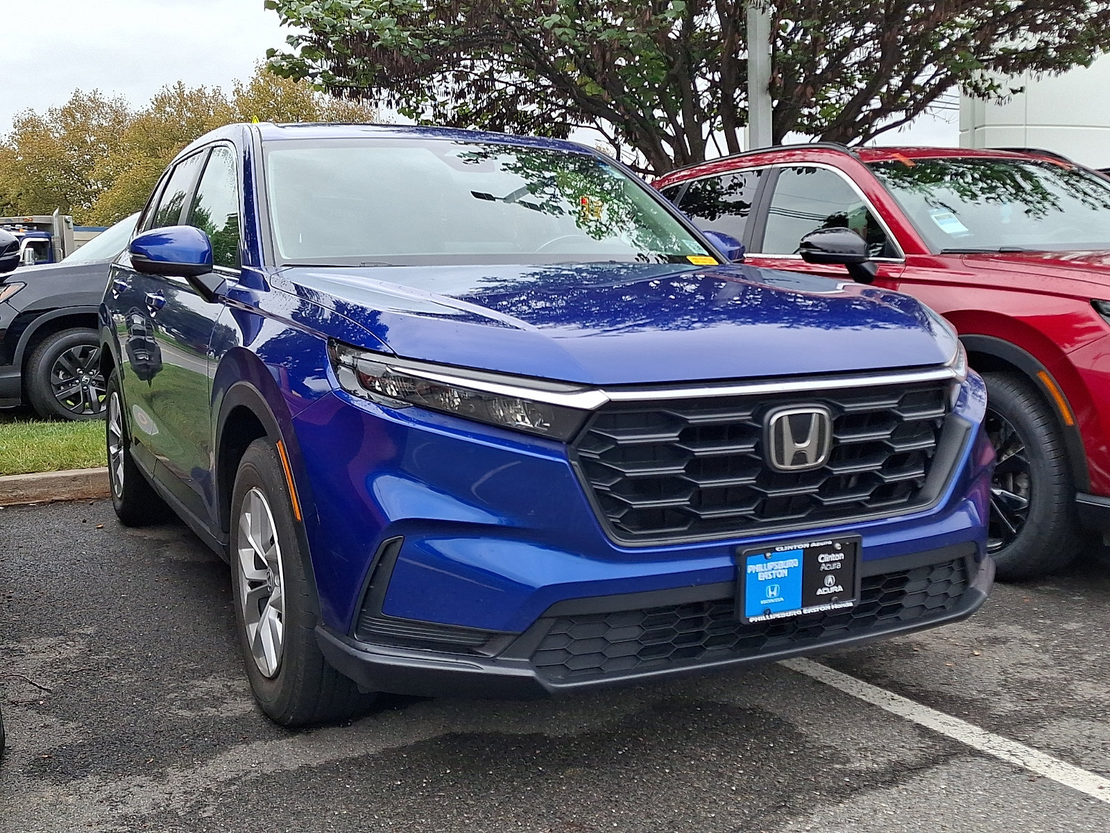Used 2025 Honda CR-V LX image 1