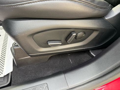 Used 2020 Ford Explorer XLT w/ Equipment Group 202A image 22