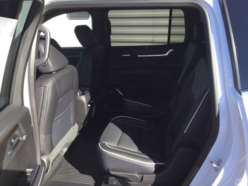 New 2026 GMC Acadia Denali w/ Super Cruise Package image 6