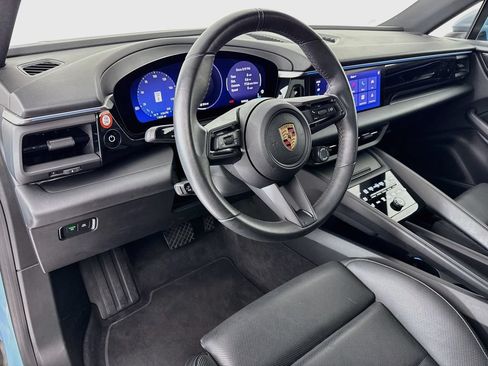 Certified 2025 Porsche Macan Electric RWD image 4