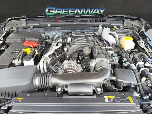 Used 2024 Jeep Wrangler Unlimited Sport AWD/4WD image 10