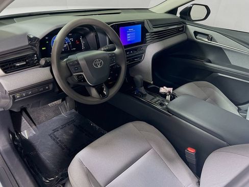 Certified 2025 Toyota Camry LE AWD/4WD image 9