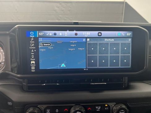 Used 2025 Jeep Wrangler Sahara image 38