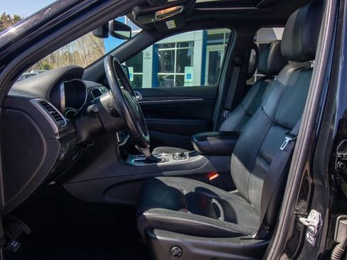 Used 2022 Jeep Grand Cherokee Limited image 6