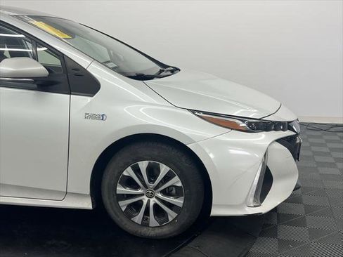 Certified 2022 Toyota Prius Prime XLE image 6