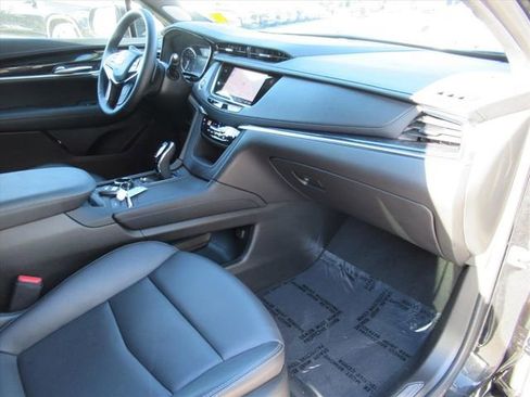 Certified 2025 Cadillac XT5 Premium Luxury image 12