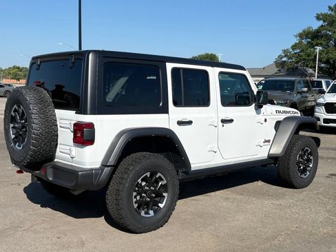 Used 2025 Jeep Wrangler Unlimited Rubicon AWD/4WD image 8