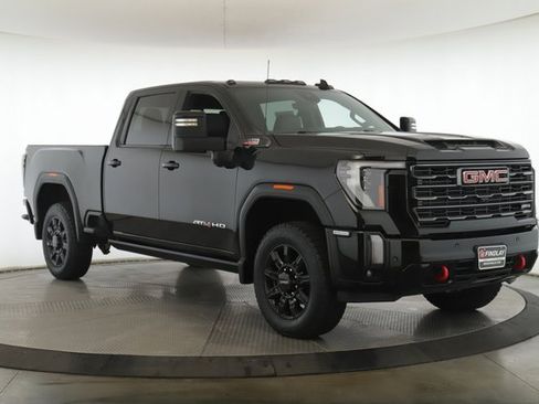 Used 2024 GMC Sierra 2500 AT4 w/ AT4 Premium Plus Package image 2