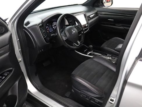 Used 2020 Mitsubishi Outlander LE AWD/4WD image 14