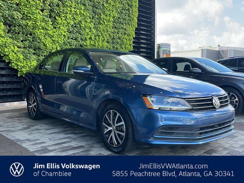 Used 2017 Volkswagen Jetta SE FWD image 1