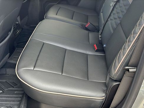 Certified 2025 GMC Canyon Denali image 17