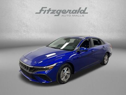 Used 2025 Hyundai Elantra SE w/ Cargo Package