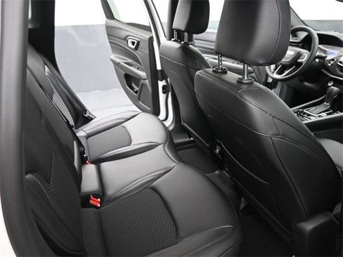 New 2026 Jeep Compass Latitude image 21