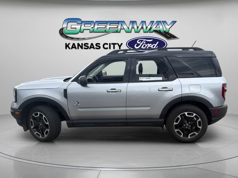 Used 2023 Ford Bronco Sport Outer Banks AWD/4WD image 4
