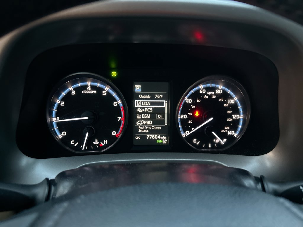 Used 2018 Toyota RAV4 XLE FWD image 21