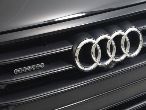 Used 2020 Audi A8 L 4.0T w/ Sport Plus Package image 19