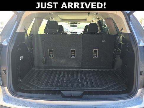 Used 2021 Subaru Ascent Limited w/ Technology Package image 9