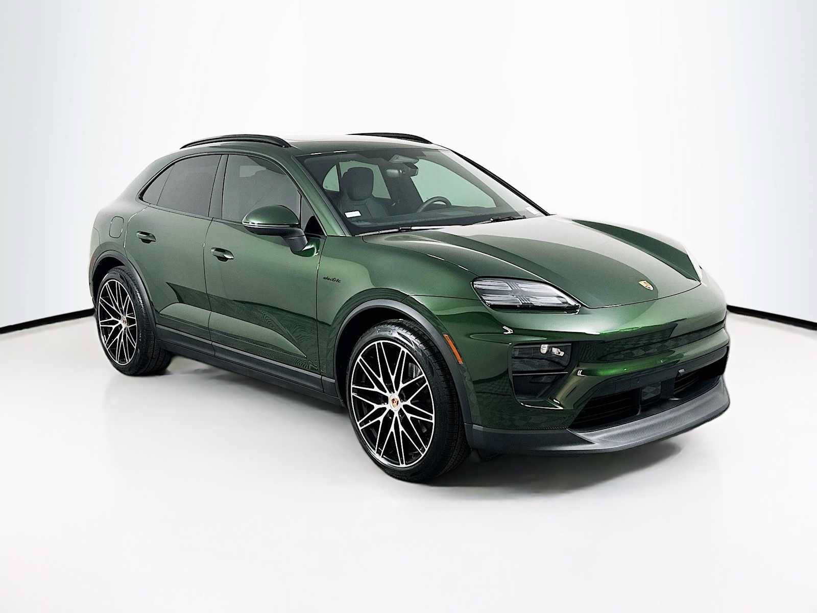Used 2026 Porsche Macan Electric RWD image 7