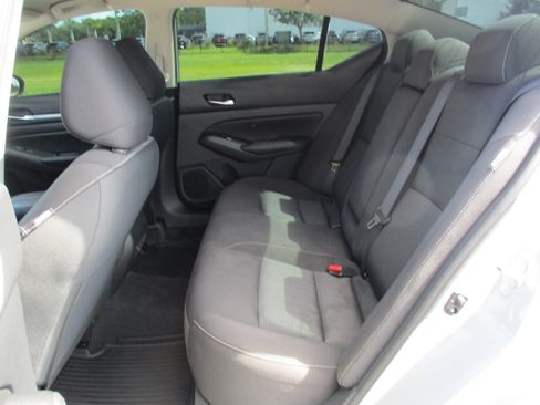Used 2022 Nissan Altima 2.5 SV FWD image 11