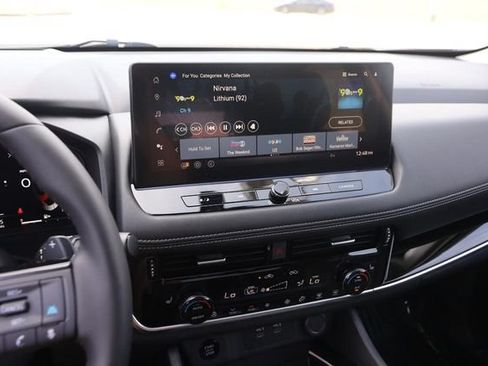 Certified 2025 Nissan Rogue SL w/ SL Premium Package AWD/4WD image 16