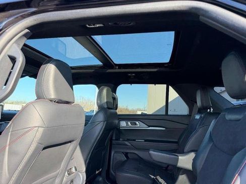 Certified 2025 Ford Explorer ST image 12