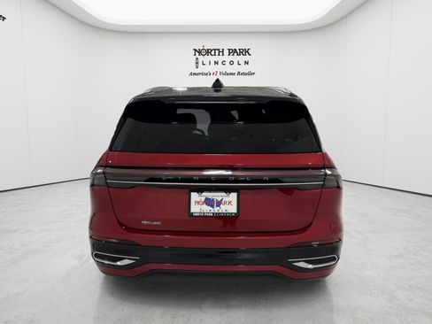 Used 2026 Lincoln Nautilus Reserve AWD/4WD image 4