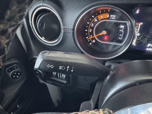 Used 2021 Jeep Gladiator Overland image 17