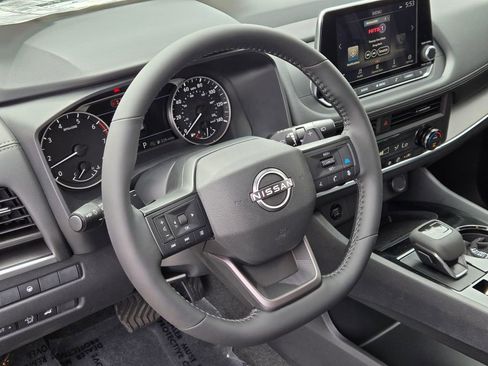 New 2026 Nissan Rogue SV FWD image 10