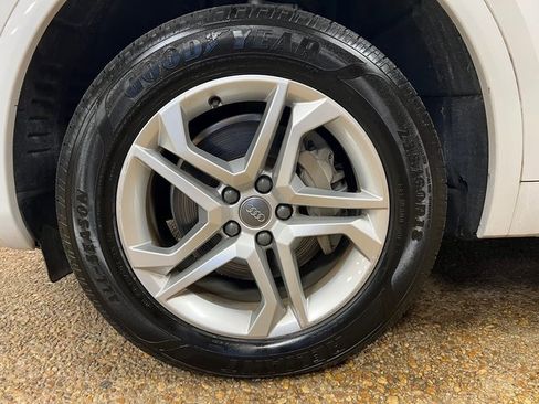 Used 2019 Audi Q5 2.0T Premium w/ Convenience Package image 40