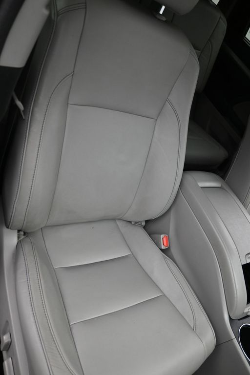Used 2017 Toyota Highlander XLE AWD/4WD image 19