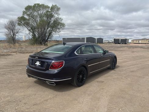Used 2019 Kia K900 Luxury AWD/4WD image 4