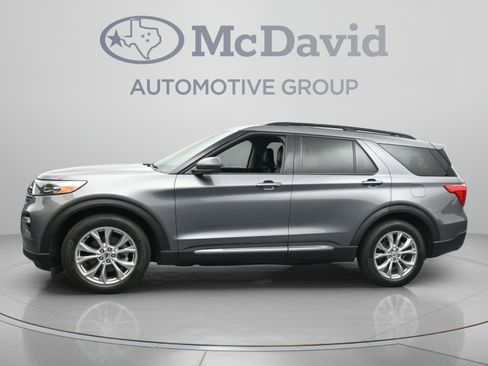 Used 2024 Ford Explorer XLT w/ Equipment Group 202A RWD image 5