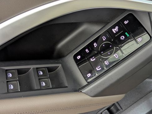 Certified 2025 Audi Q5 Prestige image 22