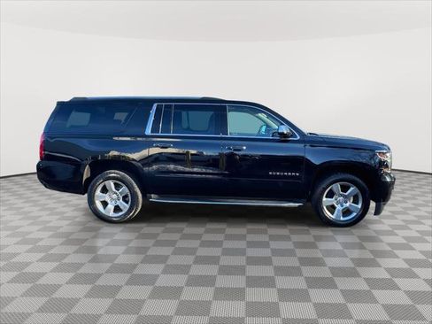 Used 2020 Chevrolet Suburban Premier image 8