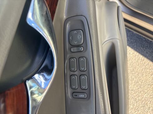 Used 2004 Cadillac De Ville image 11