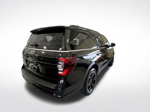 Used 2023 Ford Expedition Limited RWD image 3