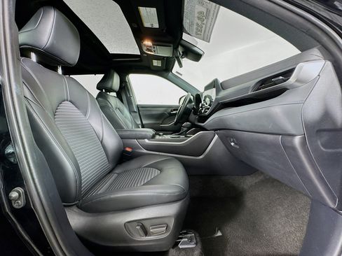 Certified 2025 Toyota Highlander XSE AWD/4WD image 30