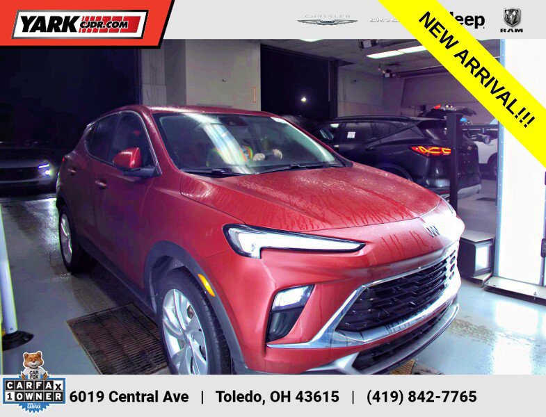 Used 2024 Buick Encore GX Preferred FWD image 1