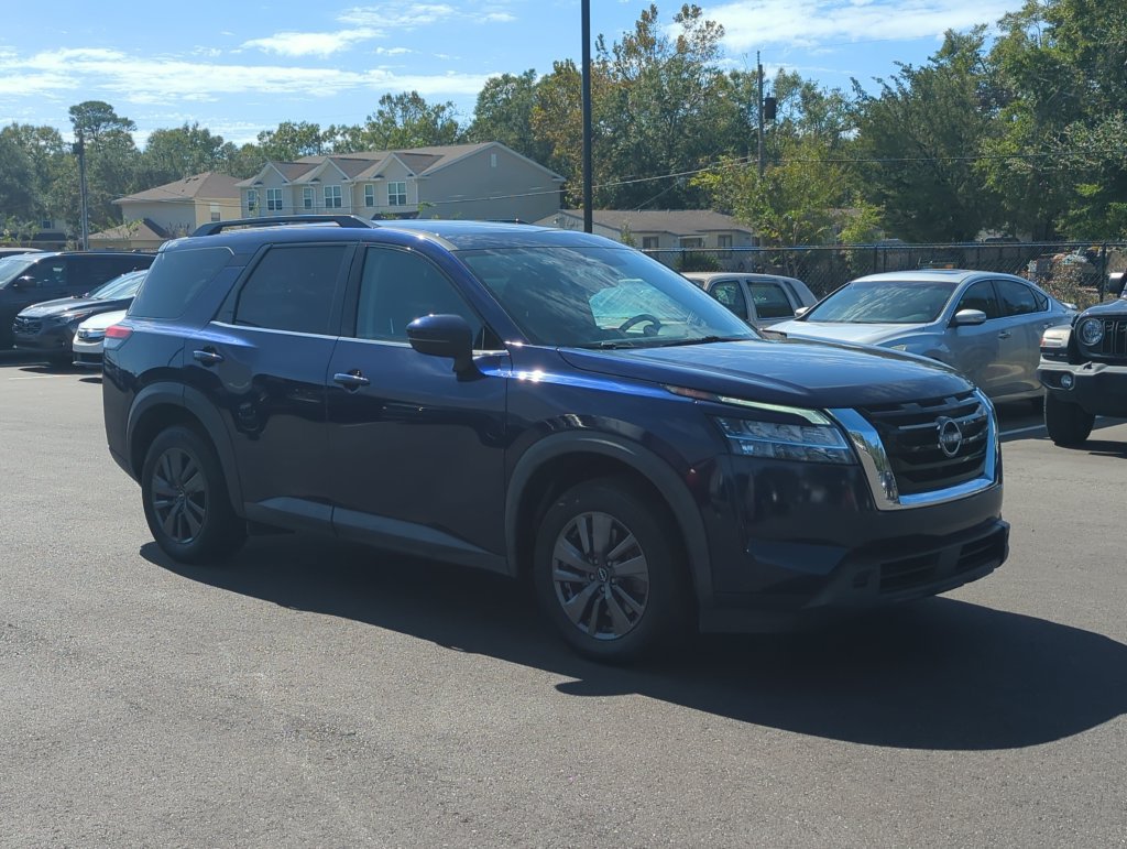Used 2022 Nissan Pathfinder SV AWD/4WD image 9