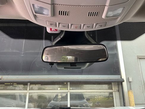 Used 2022 Ford Edge SE w/ Black Appearance Package image 17