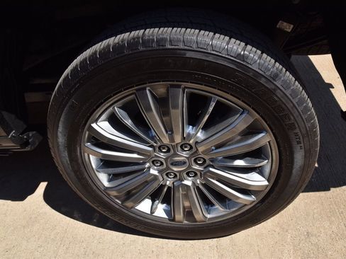 Used 2024 Ford F150 Platinum w/ Equipment Group 703A Plus image 12