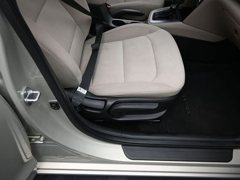 Used 2017 Hyundai Elantra SE w/ Cargo Package image 30