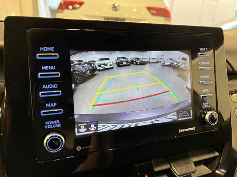 Used 2021 Toyota Camry SE w/ Convenience Package image 8