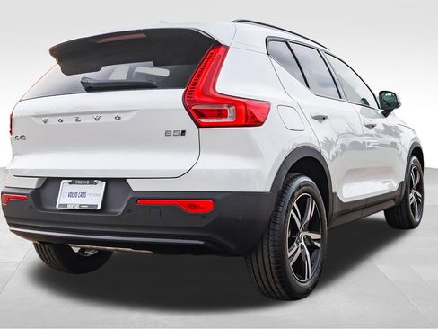 New 2026 Volvo XC40 B5 Core w/ Climate Package AWD/4WD image 5