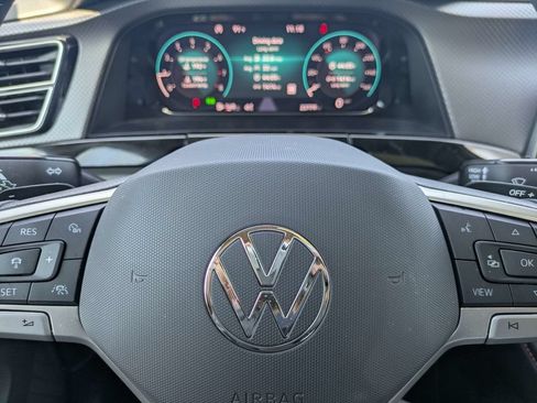 Used 2024 Volkswagen Atlas Peak Edition SEL AWD/4WD image 33