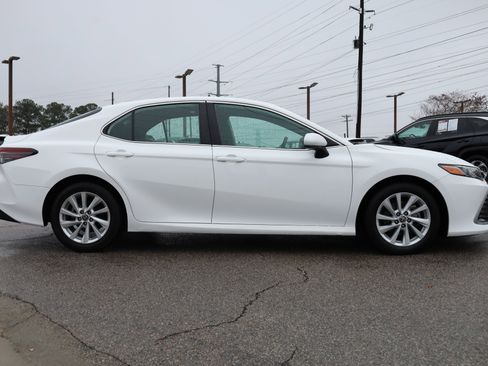 Used 2023 Toyota Camry LE image 5